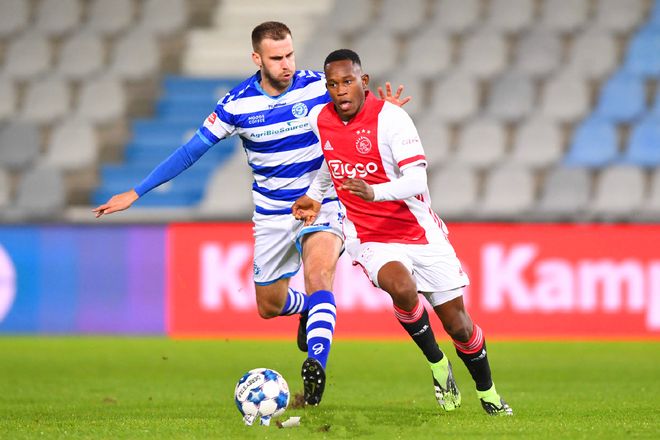 足球报：王钰栋、李新翔等小将为联赛注入活力，青春力量点燃中超.